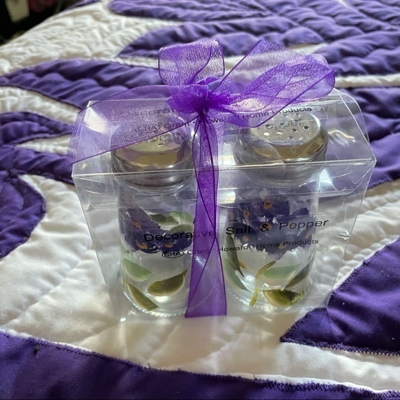 Hand Painted Salt and Pepper Shakers - Picture 2 of 5